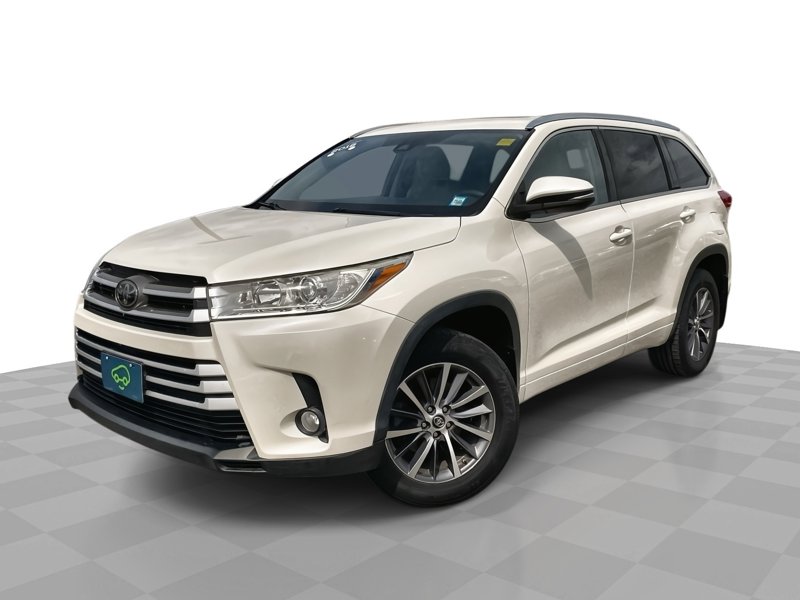 Used 2018 Toyota Highlander XLE image 1