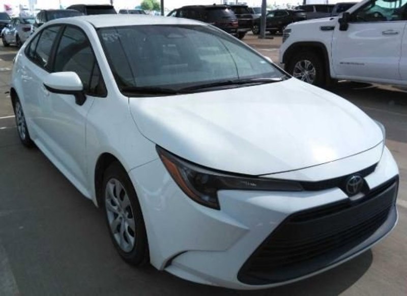 Used 2023 Toyota Corolla LE image 1