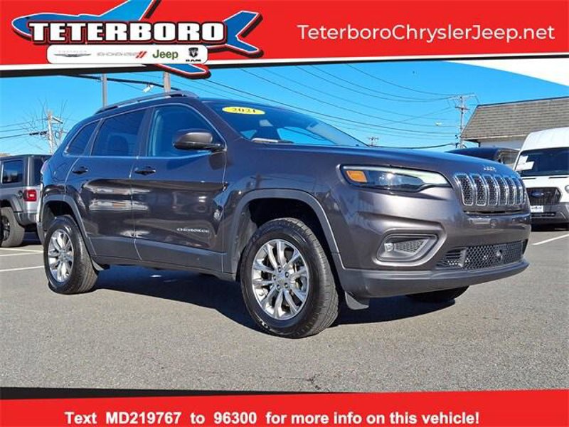 Certified 2021 Jeep Cherokee Latitude Lux w/ Trailer Tow Group image 1