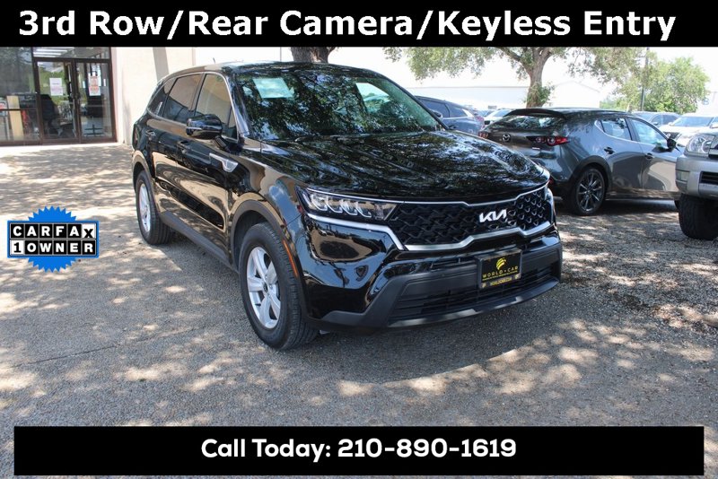 Certified 2022 Kia Sorento LX image 1