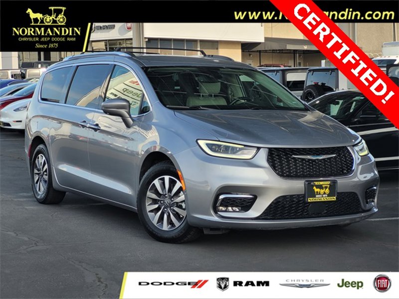 Certified 2021 Chrysler Pacifica Touring-L image 1