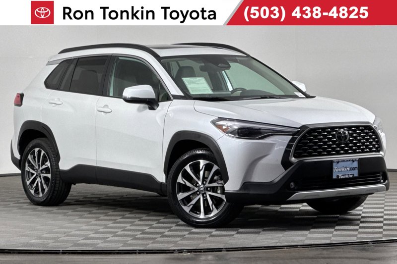 Certified 2023 Toyota Corolla Cross XLE image 1