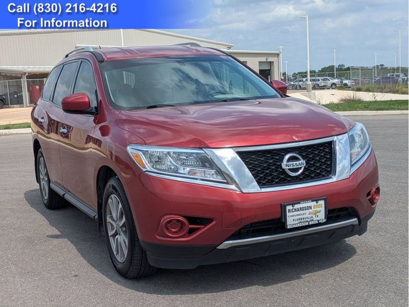 Used 2016 Nissan Pathfinder S image 1
