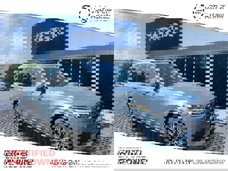 Certified 2022 Volvo XC90 T6 Momentum w/ Climate Package image 1