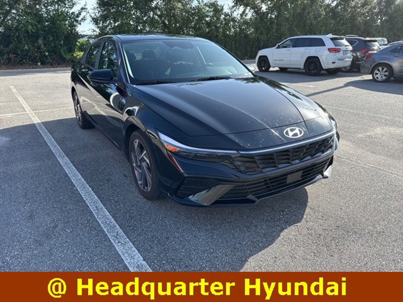 Certified 2025 Hyundai Elantra SEL image 1