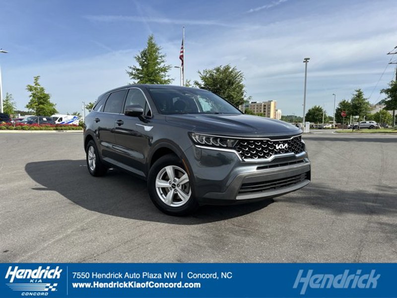 Certified 2022 Kia Sorento LX image 1