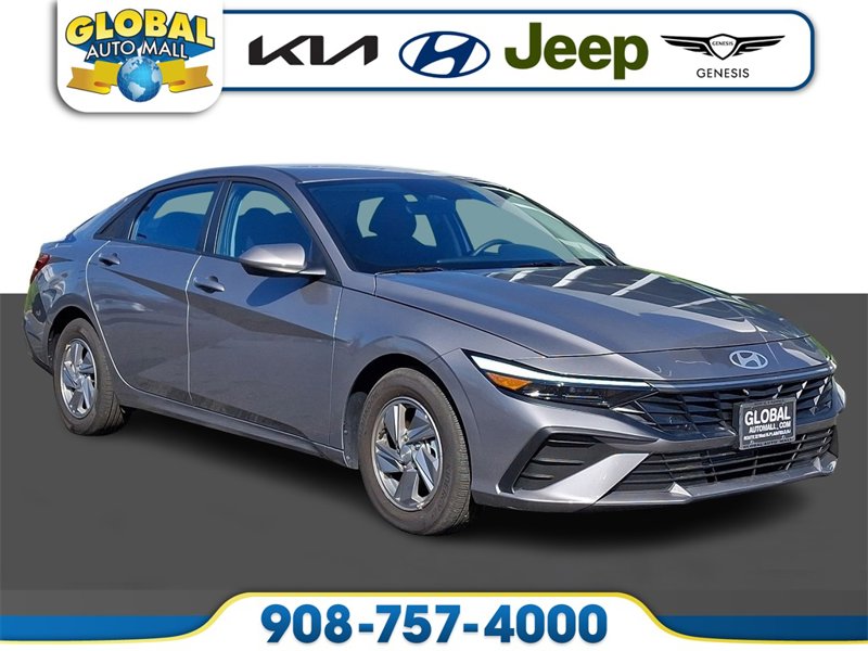 Used 2024 Hyundai Elantra SE image 1