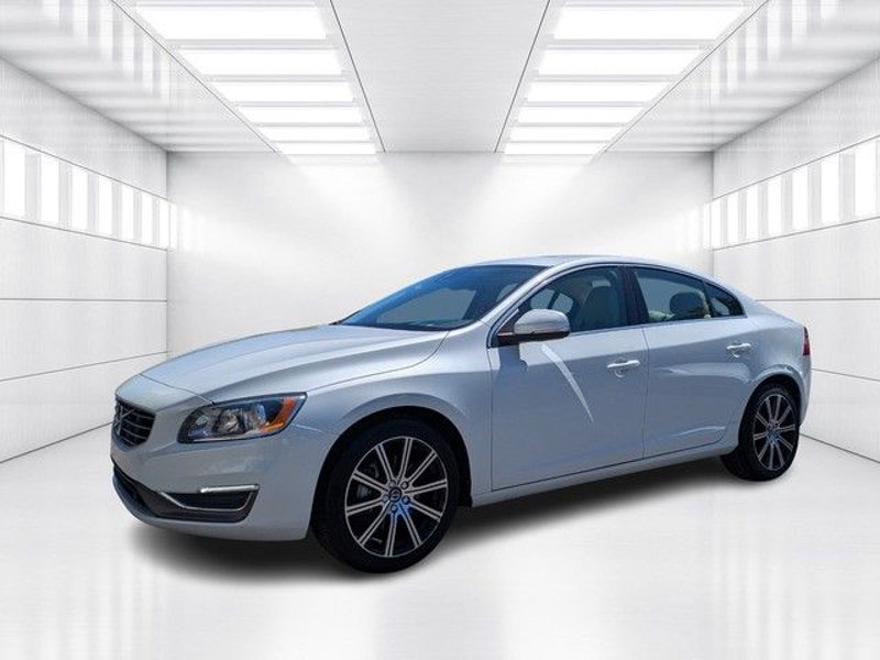 Used 2018 Volvo S60 T5 Inscription image 1
