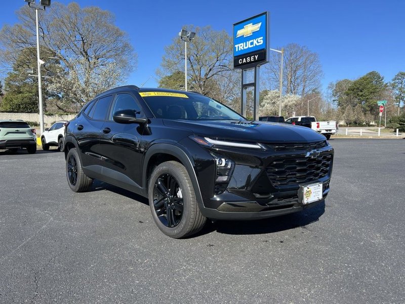 Certified 2025 Chevrolet Trax ACTIV w/ Driver Confidence Package image 1