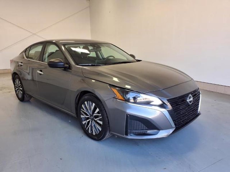 Certified 2024 Nissan Altima 2.5 SV image 1