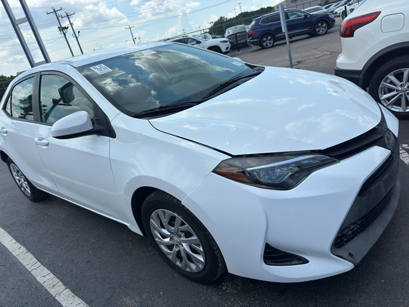 Used 2019 Toyota Corolla LE image 1