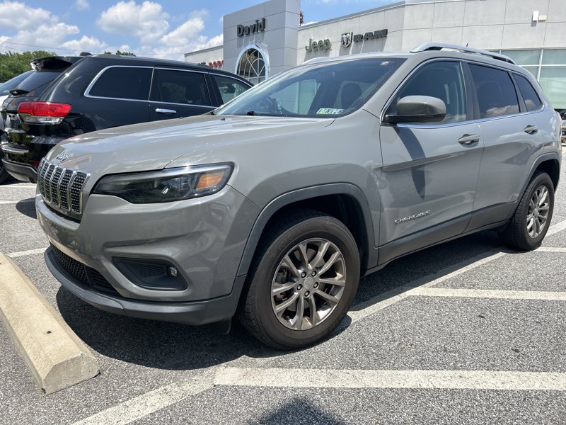 Used 2019 Jeep Cherokee Latitude Plus image 1