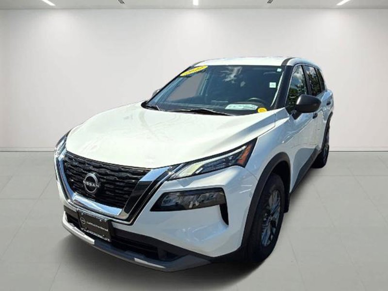 Certified 2022 Nissan Rogue S image 1