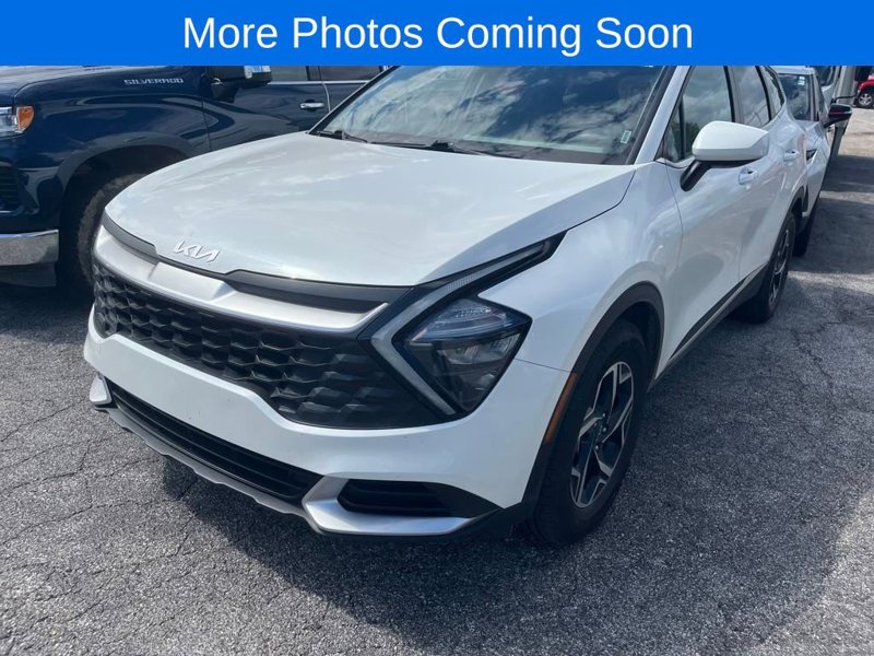 Used 2023 Kia Sportage LX image 1