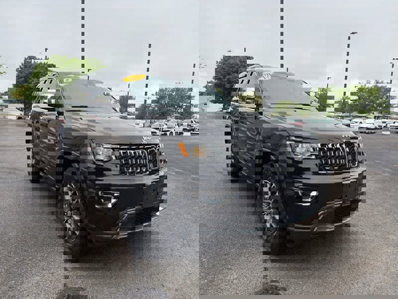 Used 2017 Jeep Grand Cherokee Limited image 1