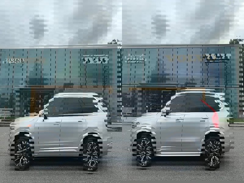 Certified 2021 Volvo XC90 T5 Momentum w/ Protection Package Premier image 1