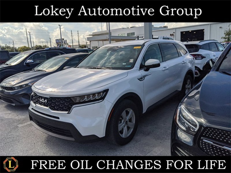 Certified 2023 Kia Sorento LX image 1