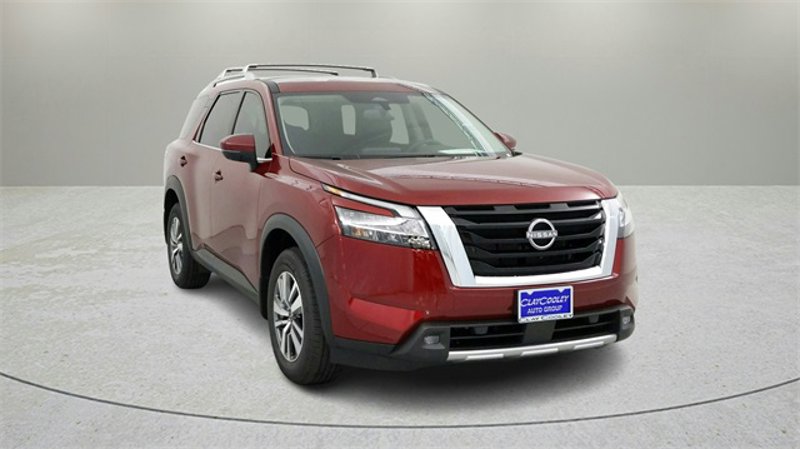 Certified 2022 Nissan Pathfinder SL image 1