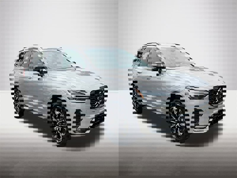 Certified 2025 Volvo XC60 B5 Plus image 1