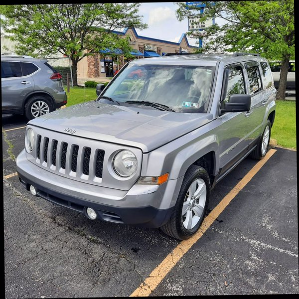 Used 2014 Jeep Patriot Latitude image 1