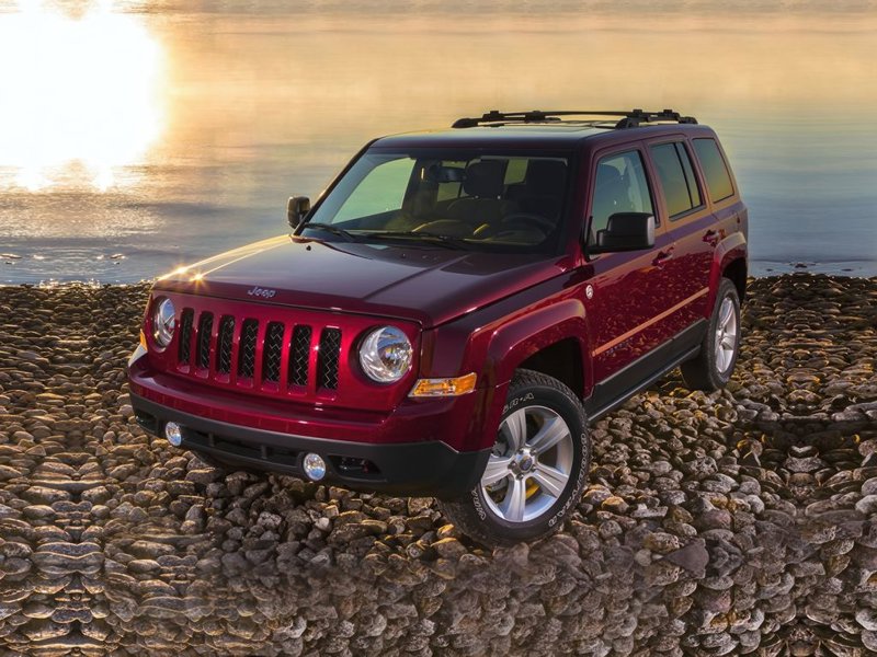 Used 2016 Jeep Patriot High Altitude image 1