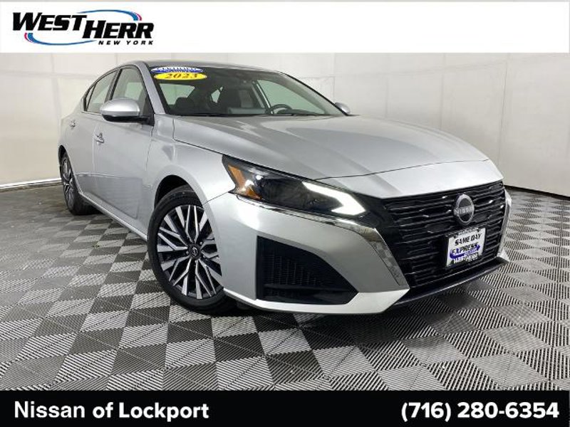 Certified 2023 Nissan Altima 2.5 SV w/ SV Premium Package image 1