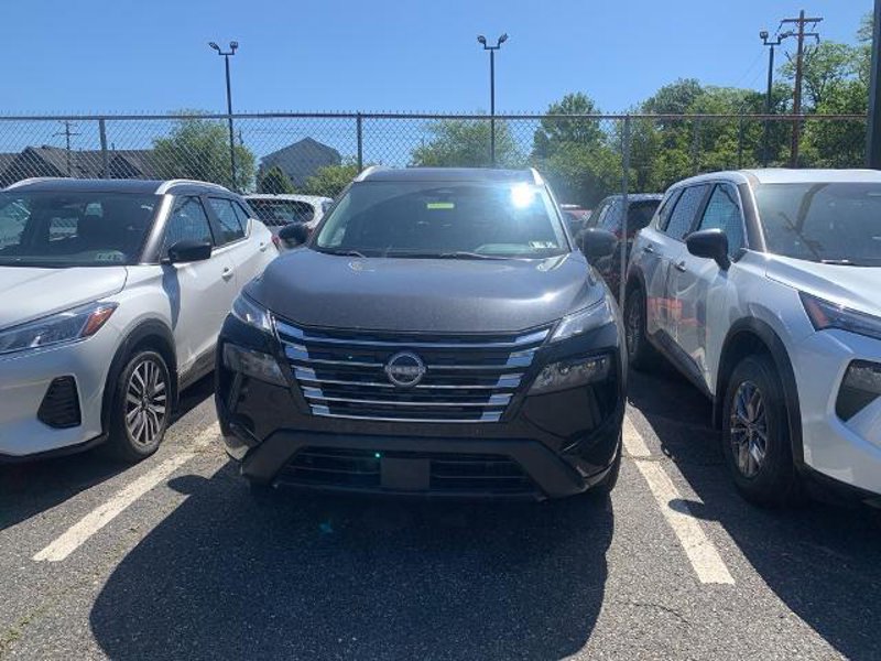 Certified 2024 Nissan Rogue SV w/ SV Premium Package image 1