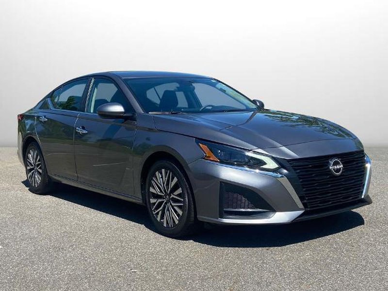 Certified 2023 Nissan Altima 2.5 SV image 1