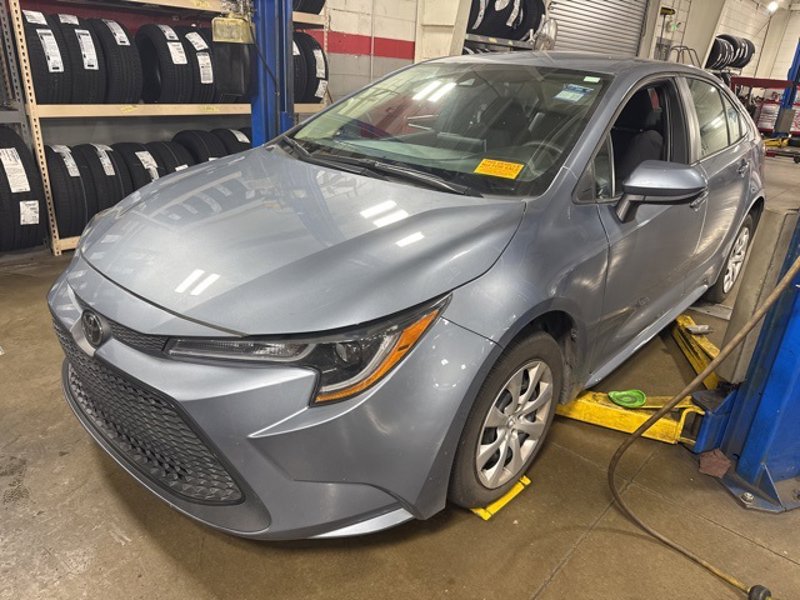 Used 2021 Toyota Corolla LE image 1