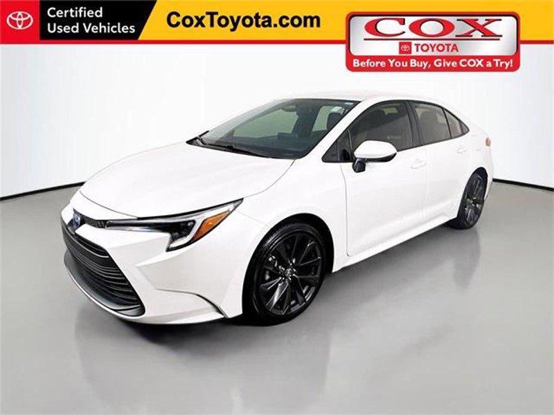 Certified 2024 Toyota Corolla LE image 1