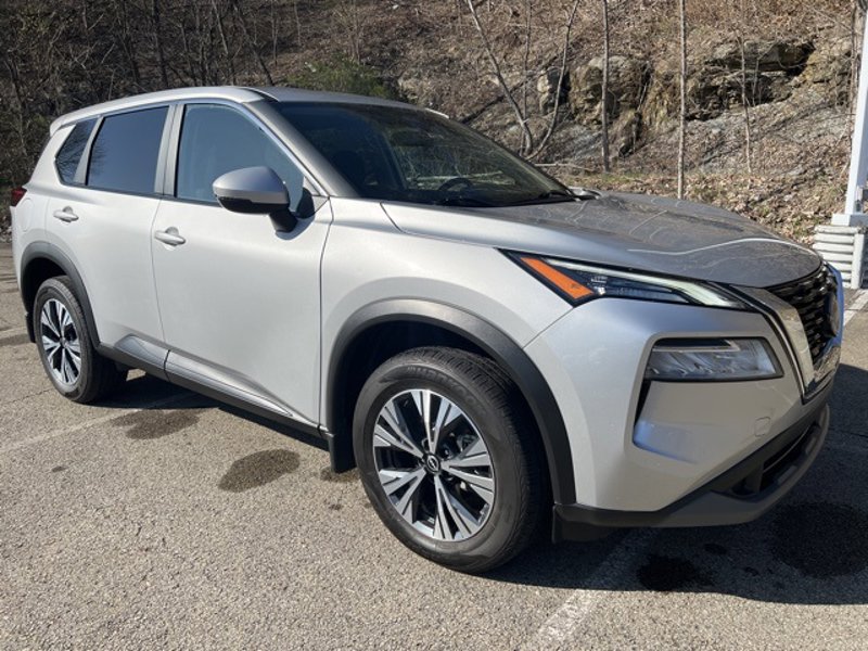 Certified 2022 Nissan Rogue SV image 1