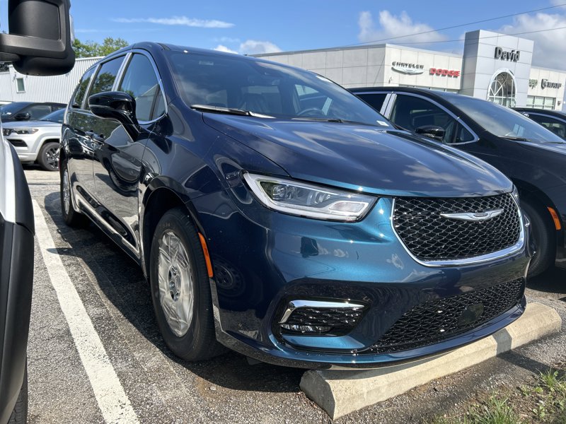New 2025 Chrysler Pacifica Select image 1
