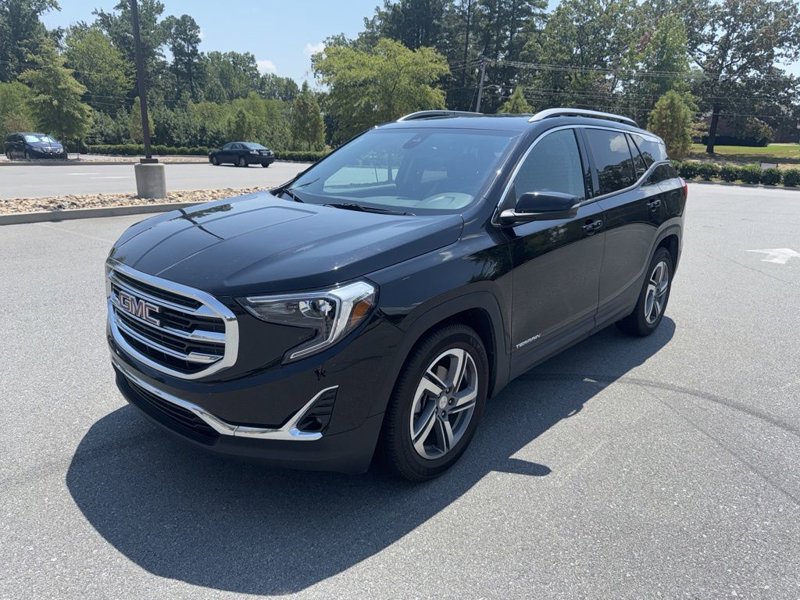 Used 2021 GMC Terrain SLT image 1