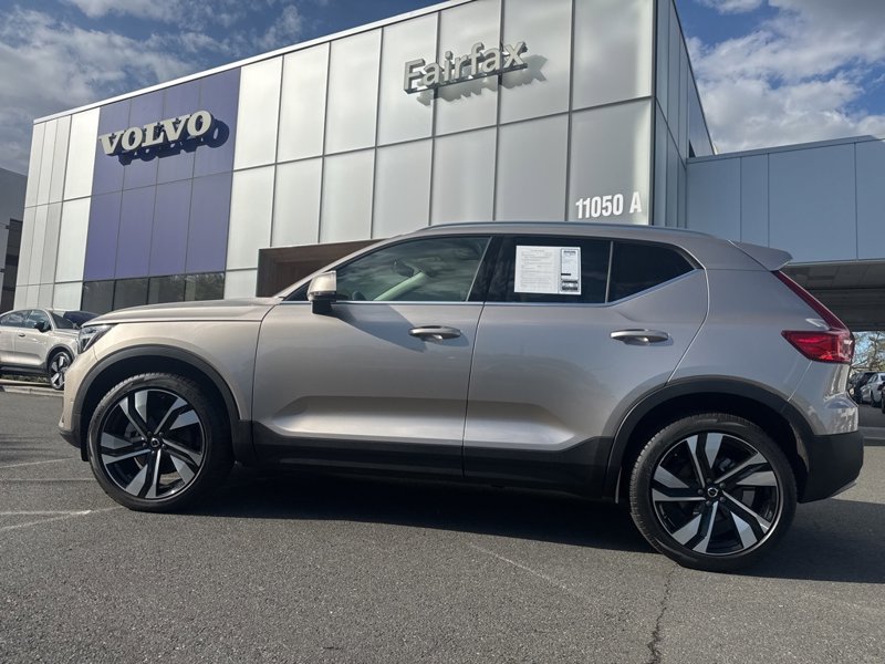 Certified 2024 Volvo XC40 B5 Ultimate w/ Protection Package Premier image 1