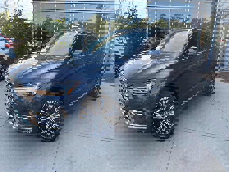 Certified 2023 Volvo XC60 B5 Ultimate w/ Protection Package Premier image 1