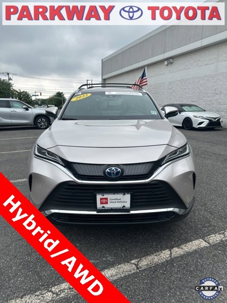 Certified 2022 Toyota Venza XLE image 1