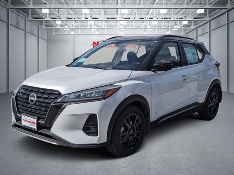 Certified 2024 Nissan Kicks SR image 1