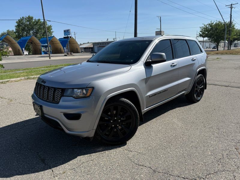 Used 2018 Jeep Grand Cherokee Altitude image 1
