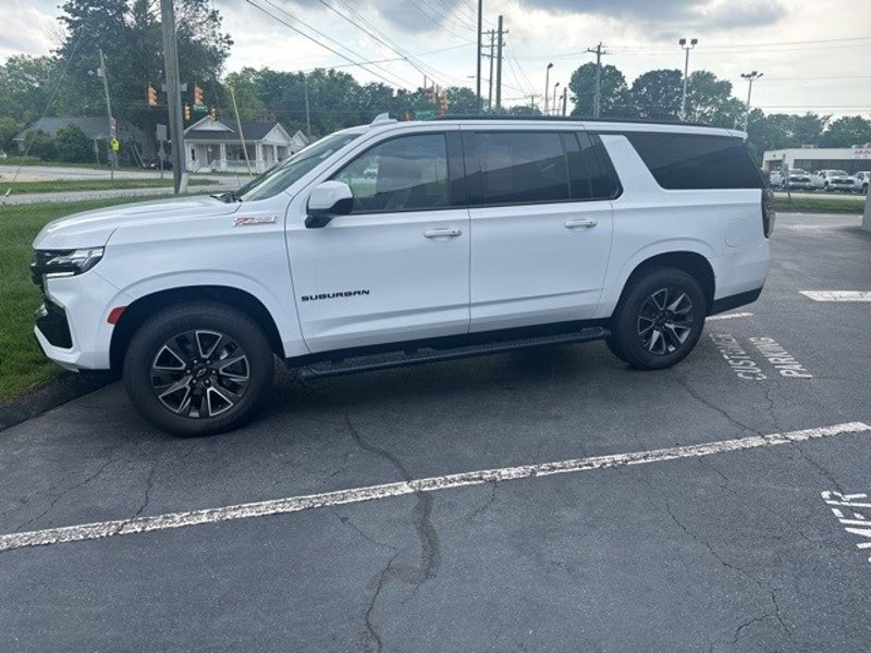 Certified 2022 Chevrolet Suburban Z71 image 1