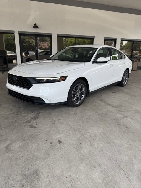 Used 2023 Honda Accord EX image 1