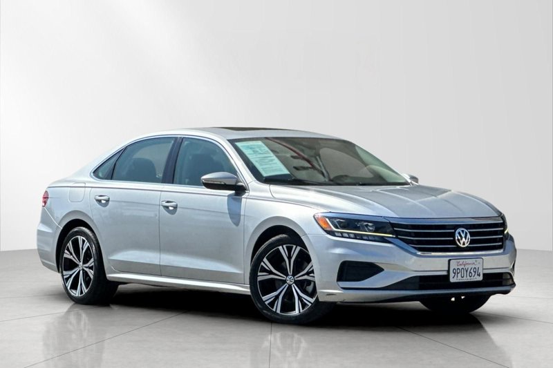 Used 2021 Volkswagen Passat 2.0T SE image 1