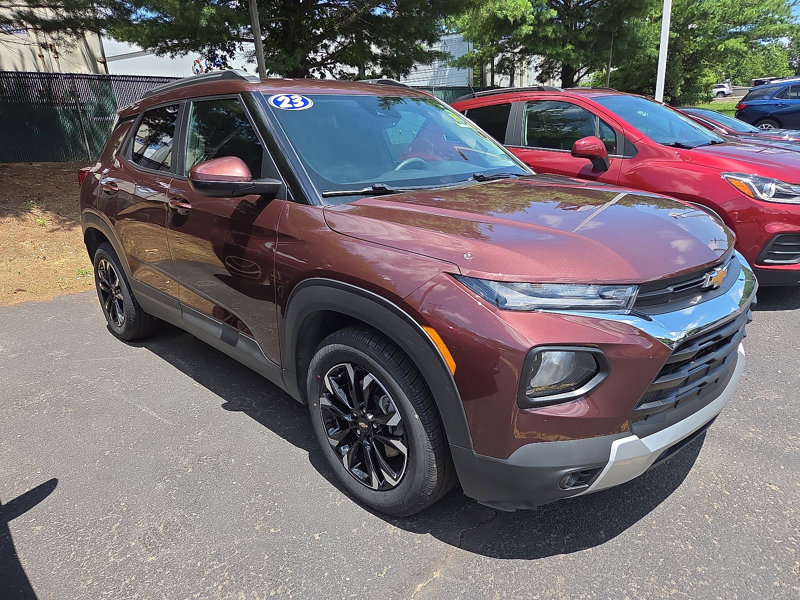 Used 2023 Chevrolet TrailBlazer LT w/ Convenience Package image 1