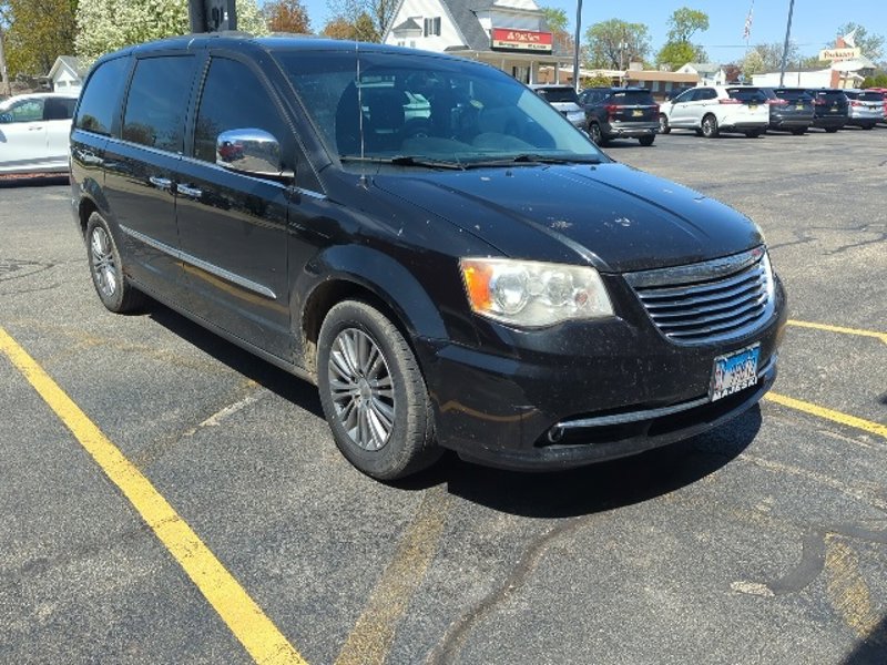 Used 2014 Chrysler Town & Country Touring-L w/ Driver Convenience Group image 1