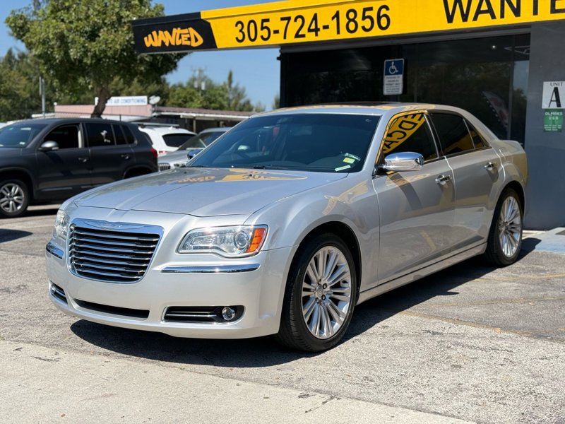 Used 2012 Chrysler 300 Limited image 1