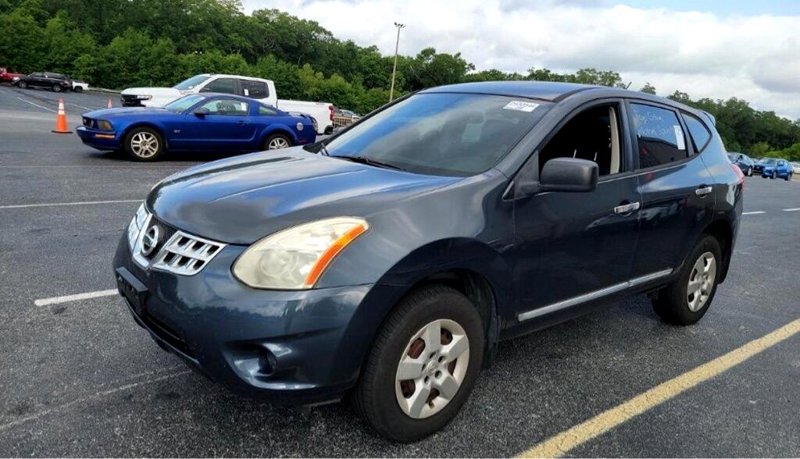 Used 2013 Nissan Rogue S image 1