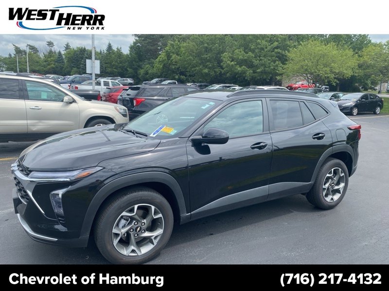 Certified 2024 Chevrolet Trax LT w/ Driver Confidence Package image 1