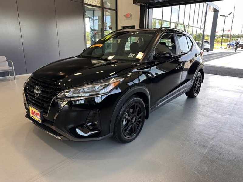 Certified 2024 Nissan Kicks SR image 1