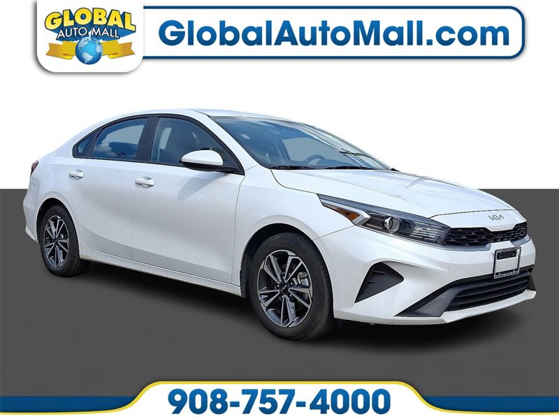 Used 2023 Kia Forte LXS image 1