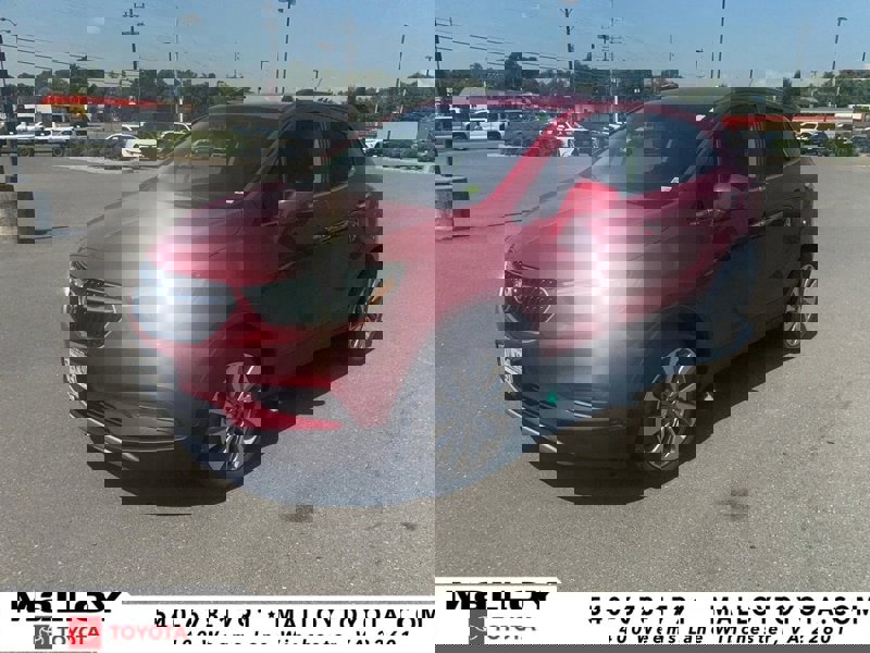 Used 2020 Buick Encore Preferred image 1