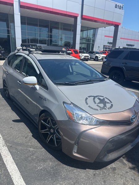 Used 2015 Toyota Prius V Three image 1